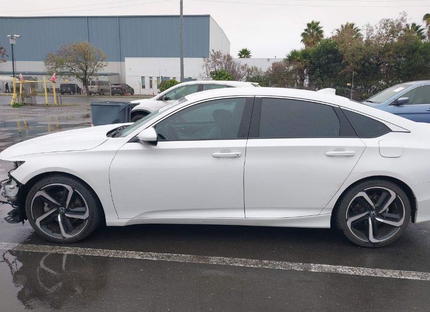 Photo 15 of 2018 Honda Accord SPORT (VIN 1HGCV1F39JA175415)
