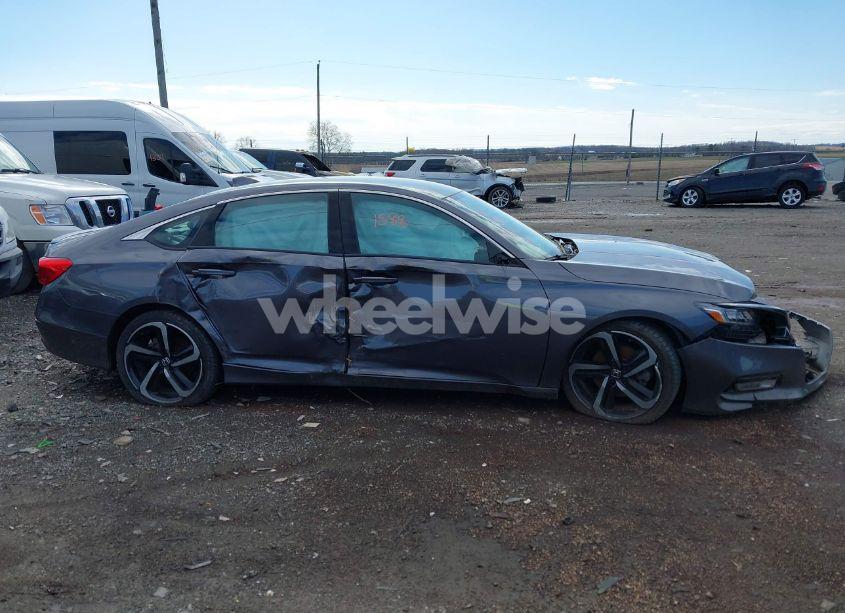 Photo 13 of 2018 Honda Accord SPORT (VIN 1HGCV1F39JA192702)