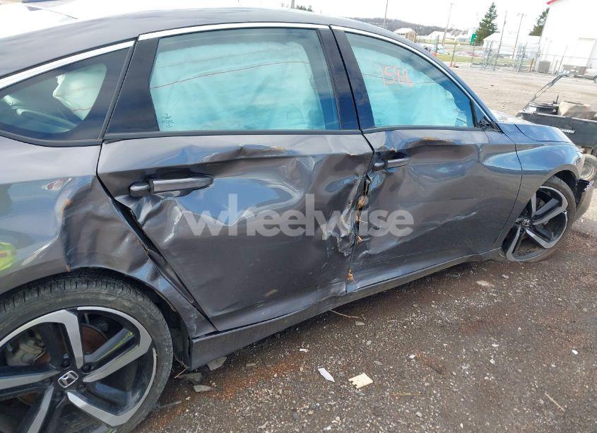 Photo 18 of 2018 Honda Accord SPORT (VIN 1HGCV1F39JA192702)