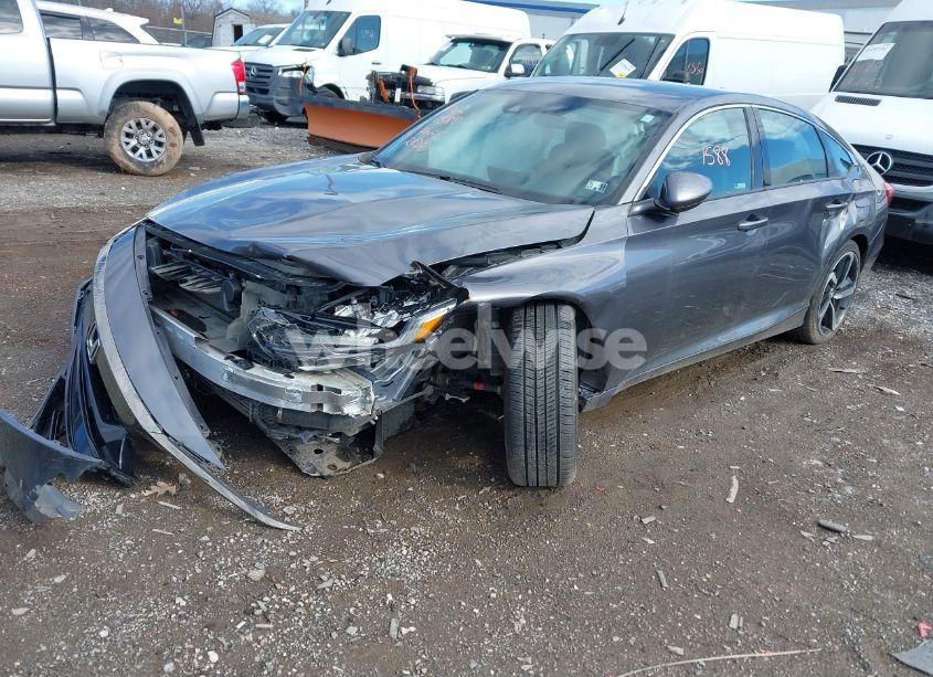 Photo 2 of 2018 Honda Accord SPORT (VIN 1HGCV1F39JA192702)