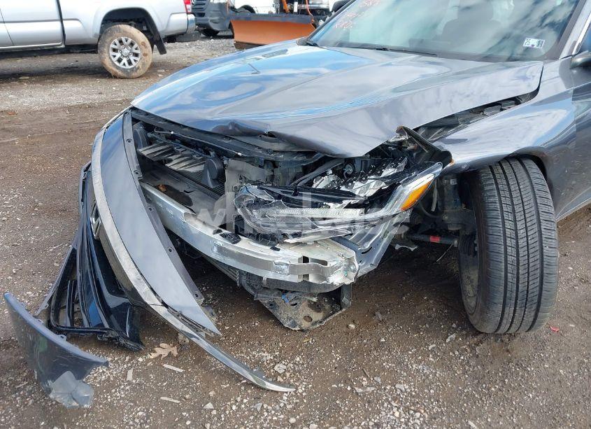 Photo 6 of 2018 Honda Accord SPORT (VIN 1HGCV1F39JA192702)