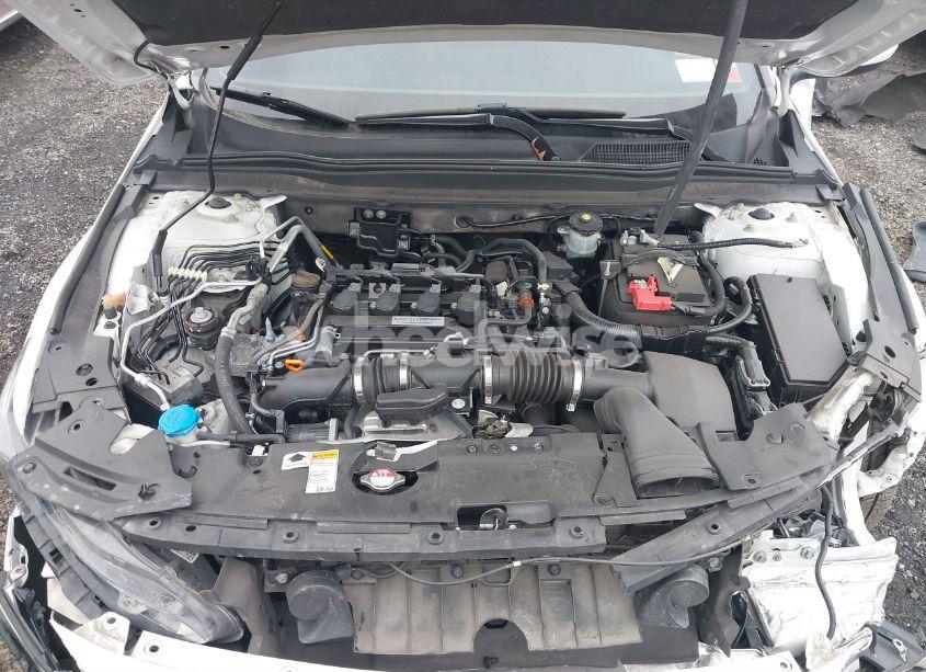 Photo 10 of 2018 Honda Accord SPORT (VIN 1HGCV1F39JA197415)