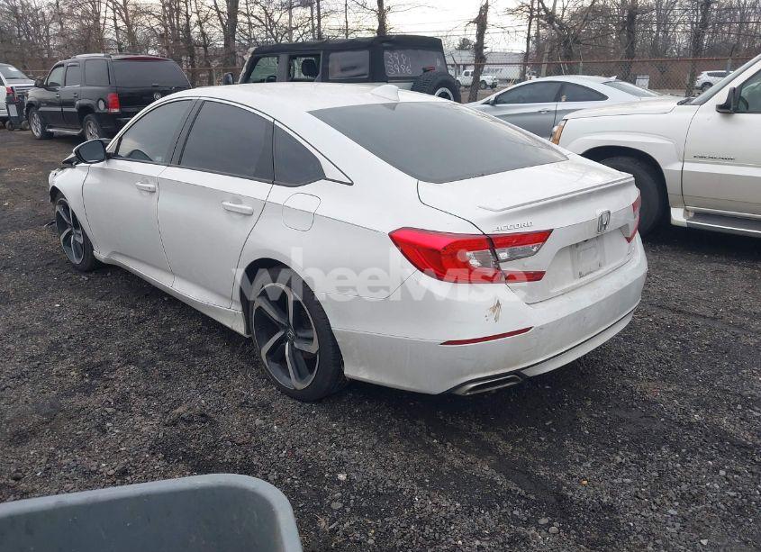 Photo 3 of 2018 Honda Accord SPORT (VIN 1HGCV1F39JA197415)