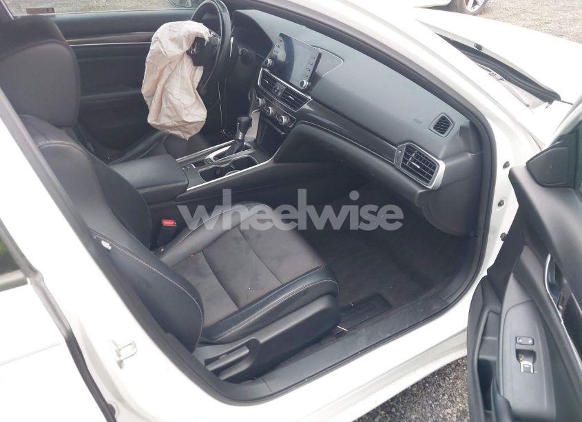 Photo 5 of 2018 Honda Accord SPORT (VIN 1HGCV1F39JA197415)