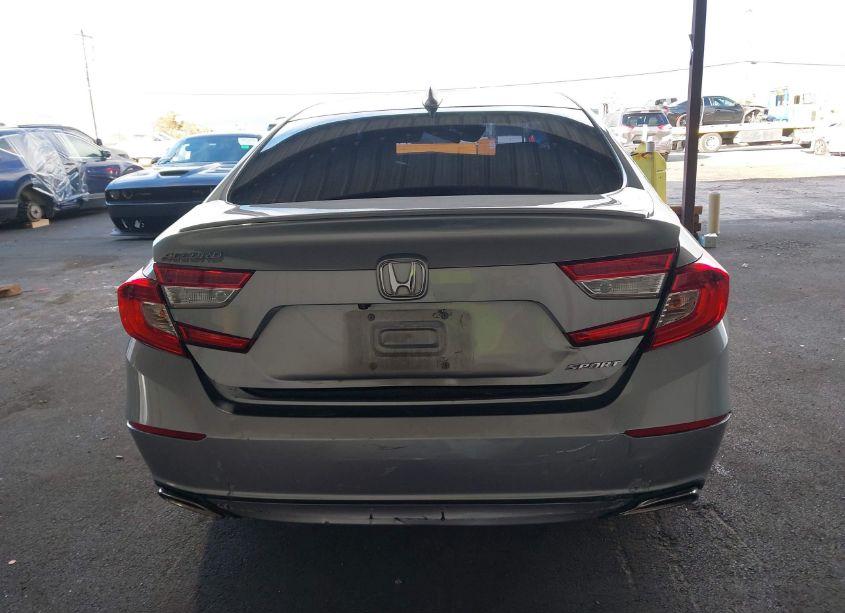 Photo 17 of 2018 Honda Accord SPORT (VIN 1HGCV1F39JA200734)