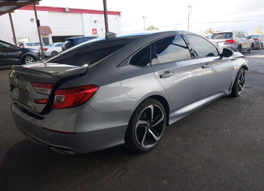 Photo 4 of 2018 Honda Accord SPORT (VIN 1HGCV1F39JA200734)