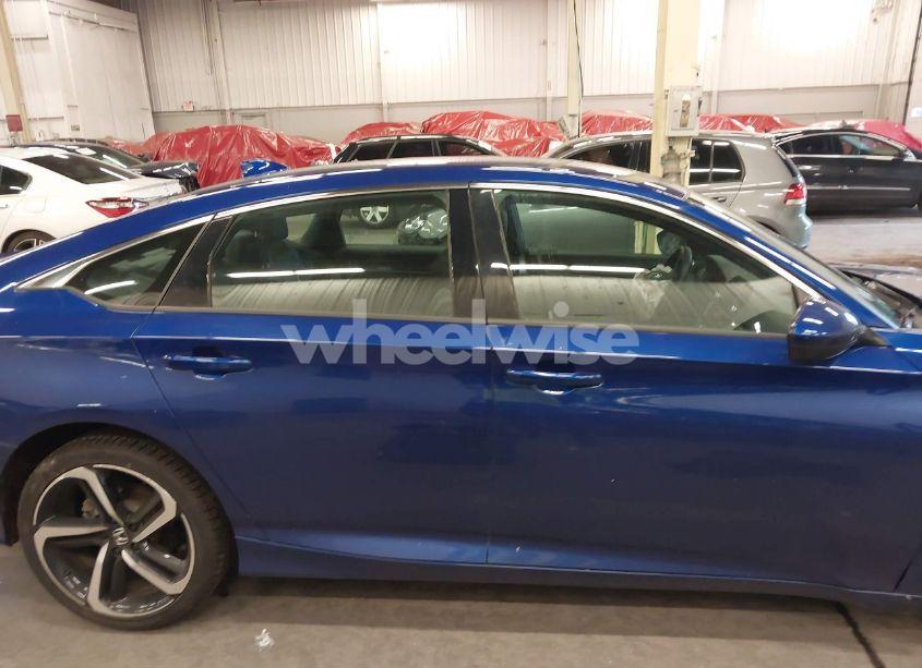 Photo 13 of 2018 Honda Accord SPORT (VIN 1HGCV1F39JA201267)