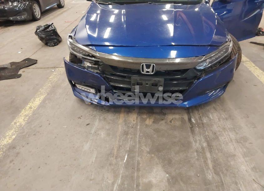 Photo 6 of 2018 Honda Accord SPORT (VIN 1HGCV1F39JA201267)
