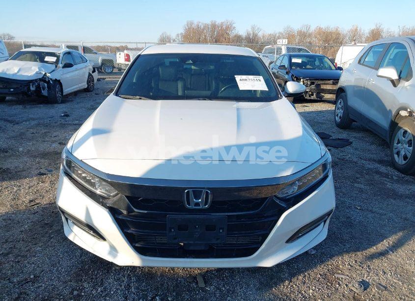 Photo 11 of 2018 Honda Accord SPORT (VIN 1HGCV1F39JA204699)
