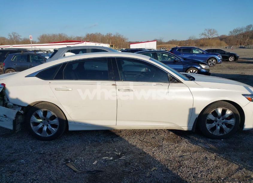 Photo 12 of 2018 Honda Accord SPORT (VIN 1HGCV1F39JA204699)