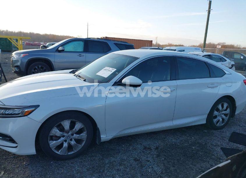 Photo 13 of 2018 Honda Accord SPORT (VIN 1HGCV1F39JA204699)