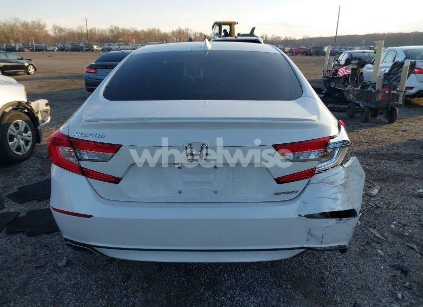 Photo 15 of 2018 Honda Accord SPORT (VIN 1HGCV1F39JA204699)