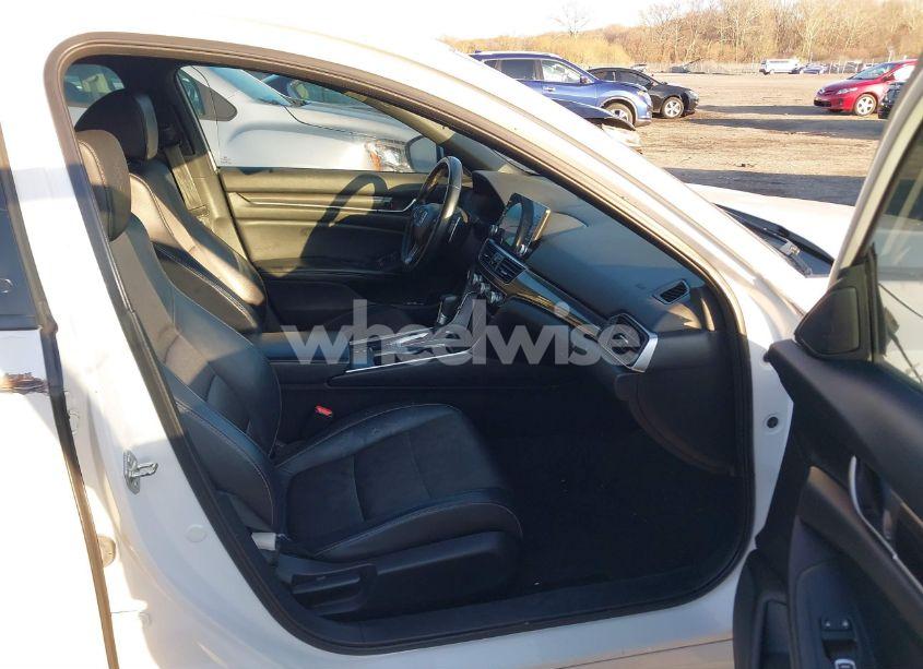 Photo 5 of 2018 Honda Accord SPORT (VIN 1HGCV1F39JA204699)