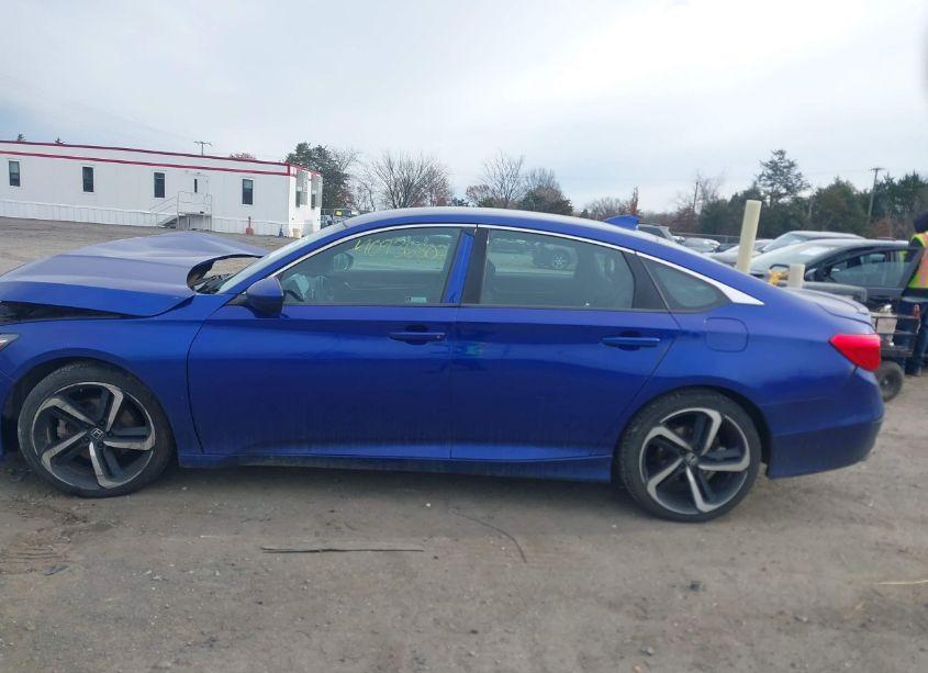 Photo 14 of 2018 Honda Accord SPORT (VIN 1HGCV1F39JA210390)