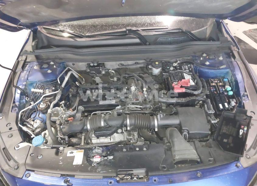 Photo 10 of 2018 Honda Accord SPORT (VIN 1HGCV1F39JA220143)