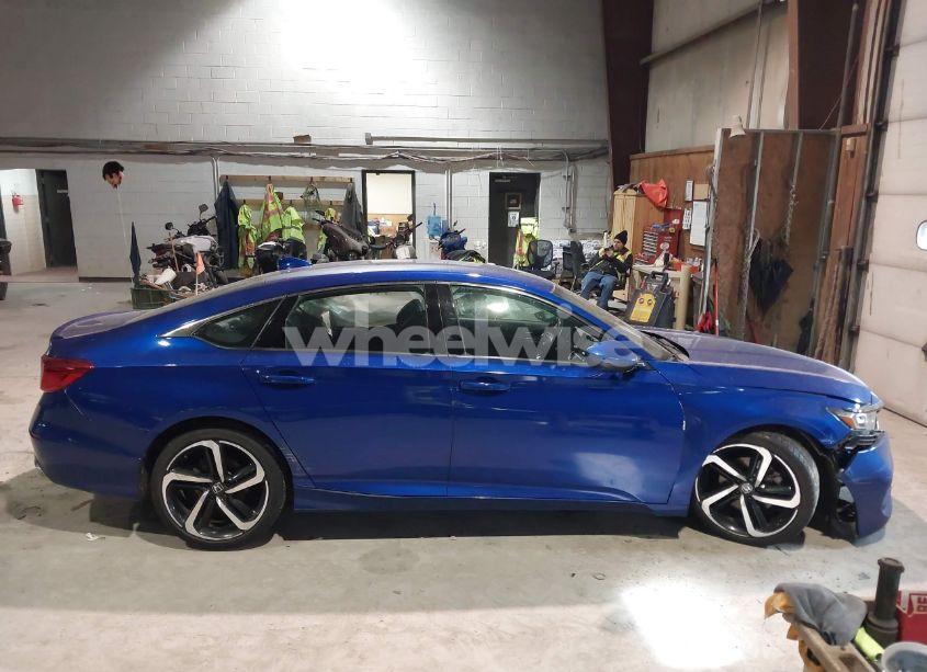 Photo 13 of 2018 Honda Accord SPORT (VIN 1HGCV1F39JA220143)