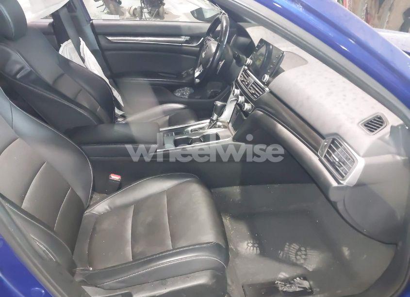 Photo 5 of 2018 Honda Accord SPORT (VIN 1HGCV1F39JA220143)