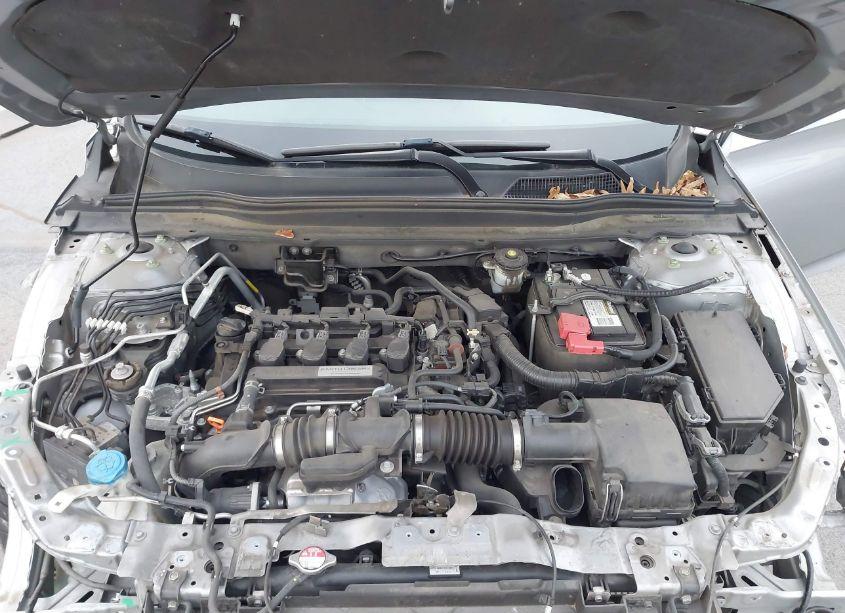 Photo 10 of 2018 Honda Accord SPORT (VIN 1HGCV1F39JA231014)