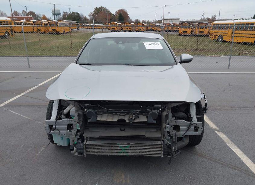 Photo 13 of 2018 Honda Accord SPORT (VIN 1HGCV1F39JA231014)