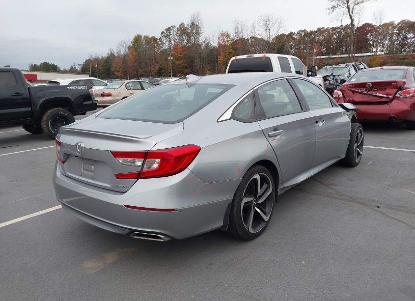 Photo 4 of 2018 Honda Accord SPORT (VIN 1HGCV1F39JA231014)