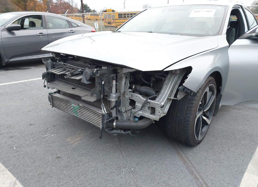 Photo 6 of 2018 Honda Accord SPORT (VIN 1HGCV1F39JA231014)