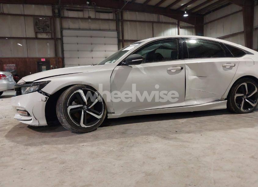 Photo 6 of 2018 Honda Accord SPORT (VIN 1HGCV1F39JA259797)