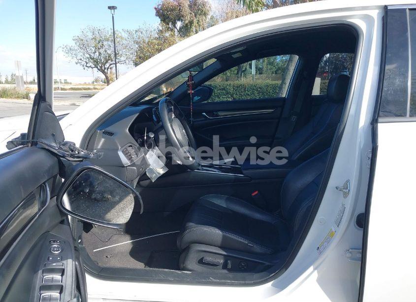 Photo 5 of 2018 Honda Accord SPORT (VIN 1HGCV1F39JA265857)