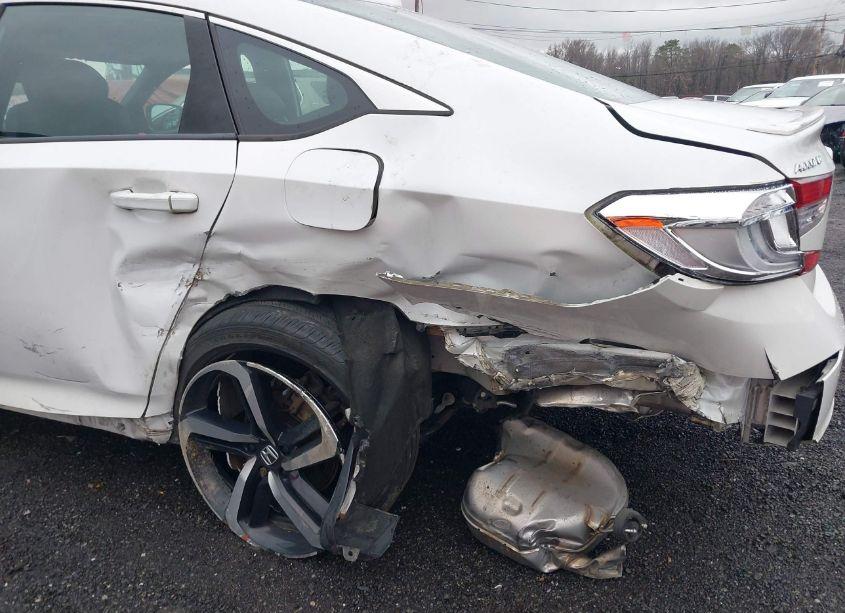 Photo 17 of 2019 Honda Accord SPORT (VIN 1HGCV1F39KA009428)