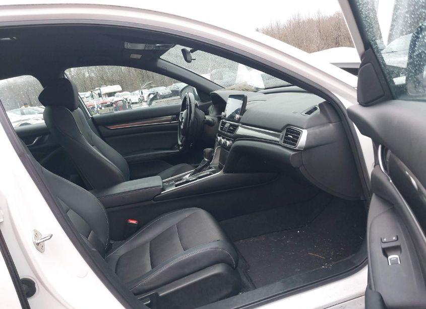 Photo 5 of 2019 Honda Accord SPORT (VIN 1HGCV1F39KA009428)