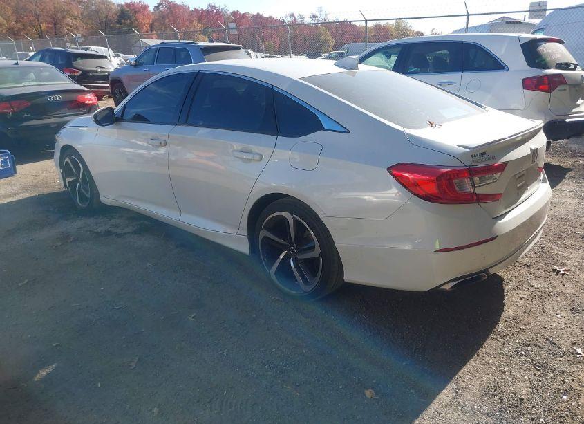 Photo 3 of 2019 Honda Accord SPORT (VIN 1HGCV1F39KA010661)