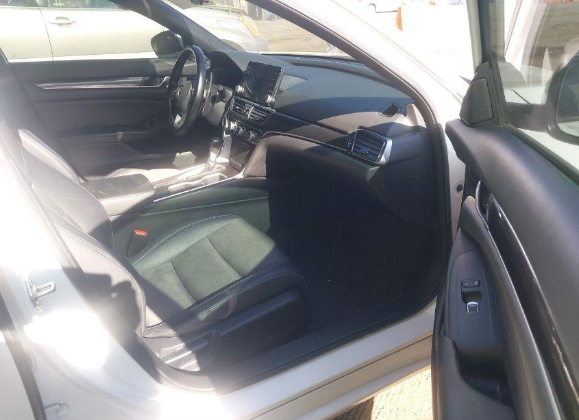 Photo 5 of 2019 Honda Accord SPORT (VIN 1HGCV1F39KA010661)