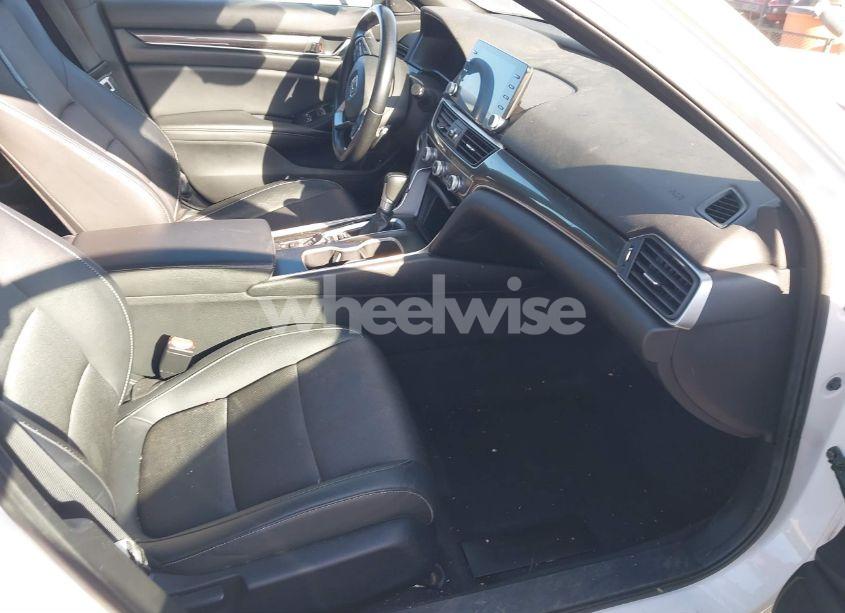 Photo 5 of 2019 Honda Accord SPORT (VIN 1HGCV1F39KA073159)