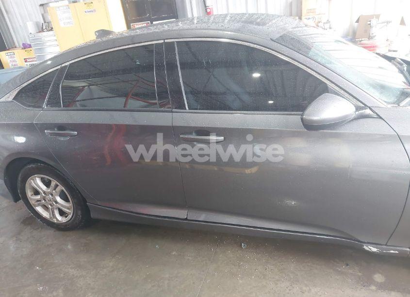 Photo 13 of 2019 Honda Accord SPORT (VIN 1HGCV1F39KA092245)