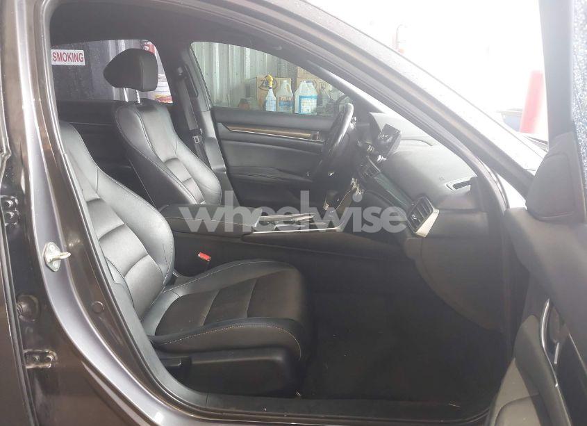 Photo 5 of 2019 Honda Accord SPORT (VIN 1HGCV1F39KA092245)