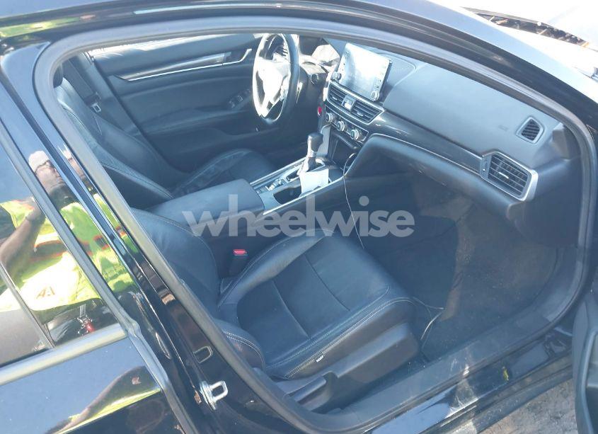 Photo 5 of 2019 Honda Accord SPORT (VIN 1HGCV1F39KA108993)