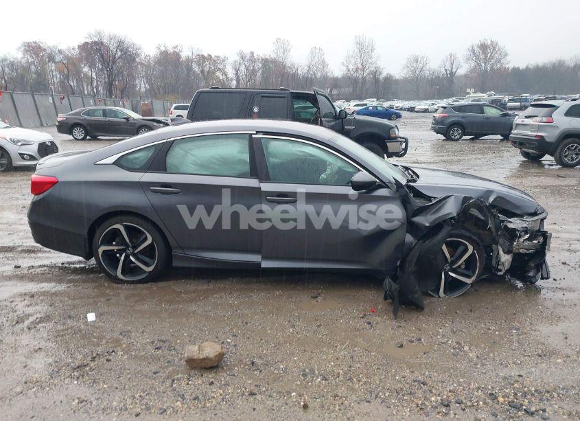 Photo 13 of 2019 Honda Accord SPORT (VIN 1HGCV1F39KA135806)