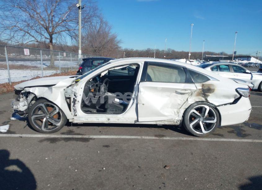 Photo 14 of 2019 Honda Accord SPORT (VIN 1HGCV1F39KA156476)