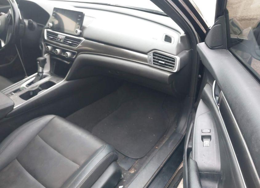 Photo 5 of 2020 Honda Accord SPORT (VIN 1HGCV1F39LA066536)