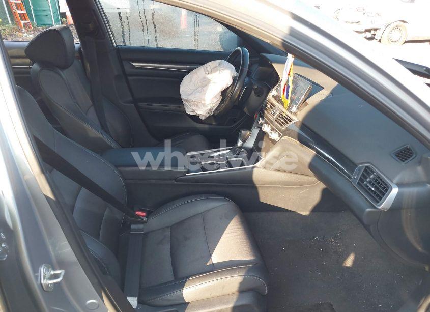 Photo 5 of 2020 Honda Accord SPORT (VIN 1HGCV1F39LA097933)