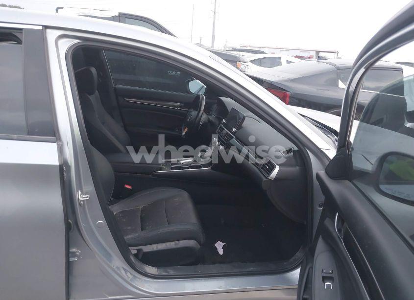 Photo 5 of 2020 Honda Accord SPORT (VIN 1HGCV1F39LA101642)