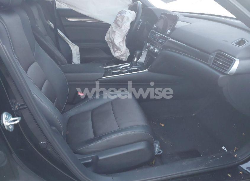 Photo 5 of 2020 Honda Accord SPORT (VIN 1HGCV1F39LA132843)