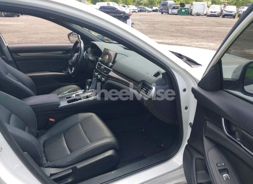 Photo 5 of 2020 Honda Accord SPORT (VIN 1HGCV1F39LA136018)