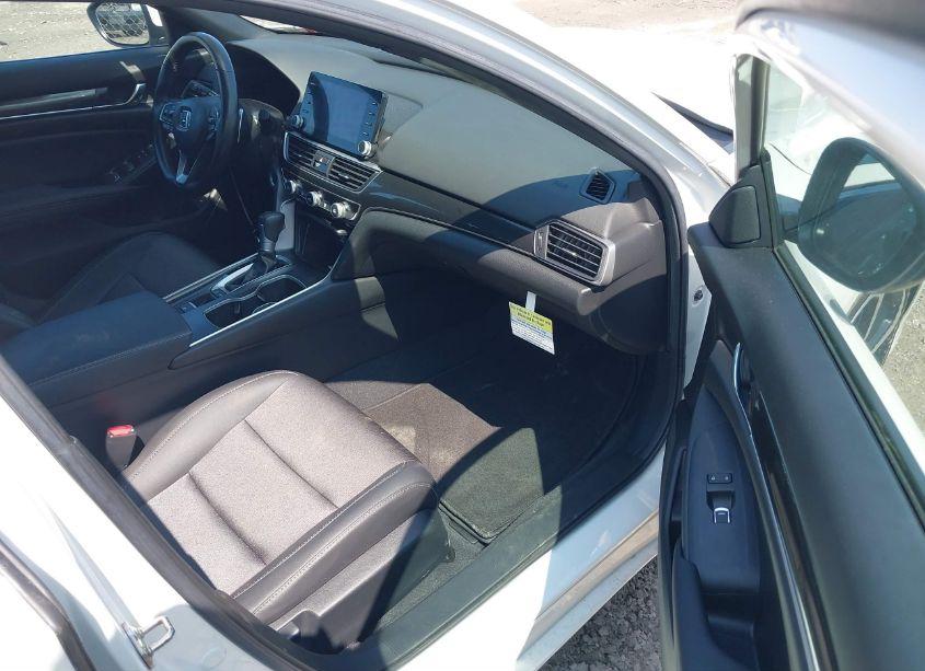 Photo 5 of 2020 Honda Accord SPORT (VIN 1HGCV1F39LA139095)