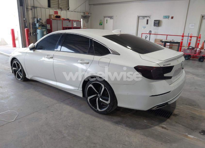 Photo 3 of 2020 Honda Accord SPORT (VIN 1HGCV1F39LA142563)