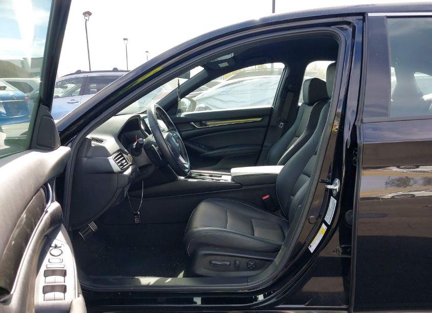 Photo 5 of 2022 Honda Accord SPORT (VIN 1HGCV1F39NA041039)