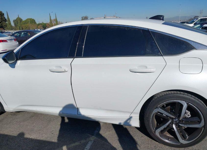 Photo 15 of 2022 Honda Accord SPORT (VIN 1HGCV1F39NA105323)