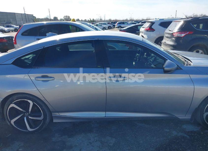 Photo 13 of 2018 Honda Accord SPORT (VIN 1HGCV1F3XJA006259)