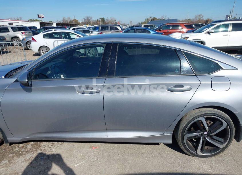 Photo 14 of 2018 Honda Accord SPORT (VIN 1HGCV1F3XJA006259)