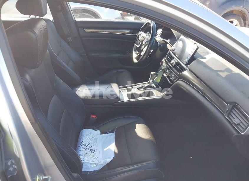 Photo 5 of 2018 Honda Accord SPORT (VIN 1HGCV1F3XJA006259)