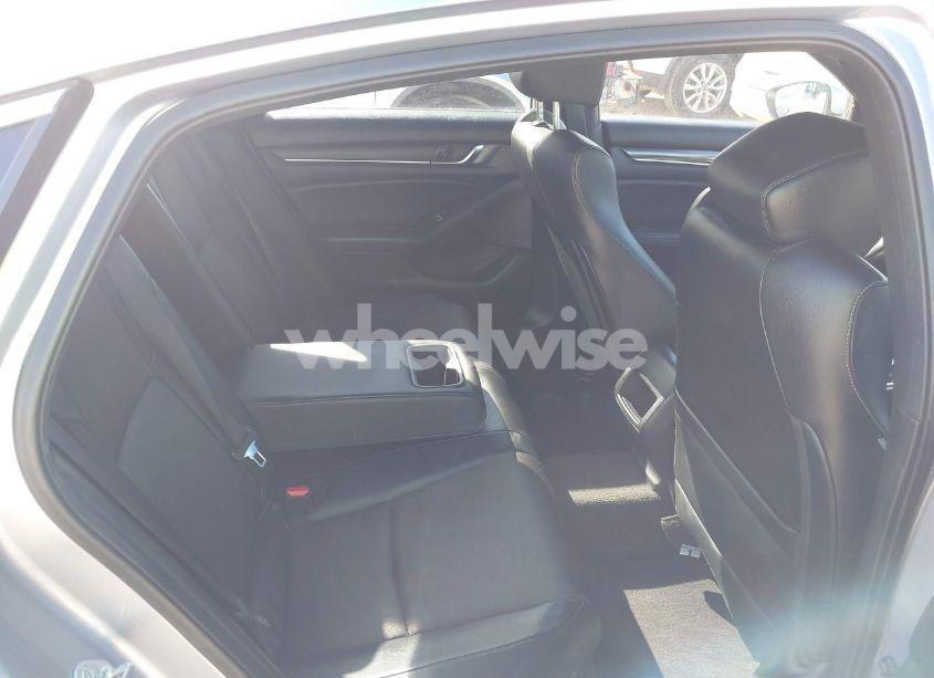 Photo 8 of 2018 Honda Accord SPORT (VIN 1HGCV1F3XJA006259)